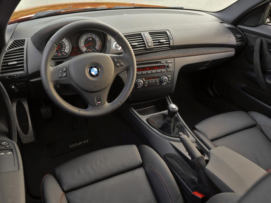  BMW 1-Series M Coupe 2011 года  (US) (фото 12 из 30)